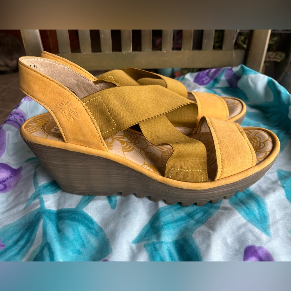 Fly London sling back platform wedge shoes size 39, 8-8.5